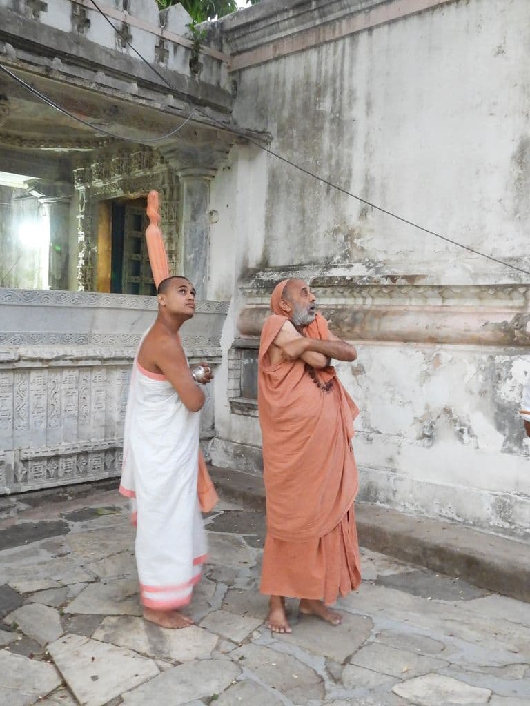 abu_achaleshwar_mahadev_mandir_17.jpg