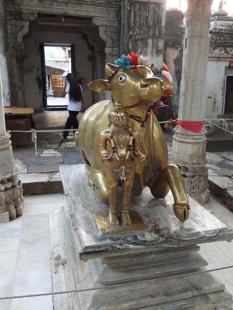 abu_achaleshwar_mahadev_mandir_2.jpg