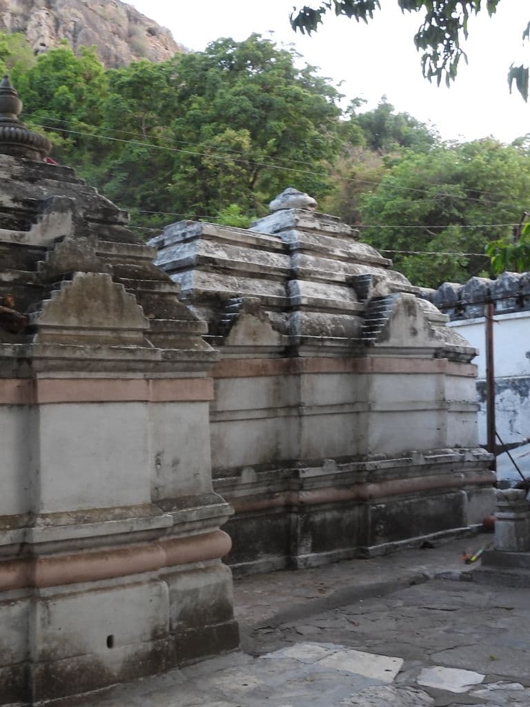 abu_achaleshwar_mahadev_mandir_3.jpg