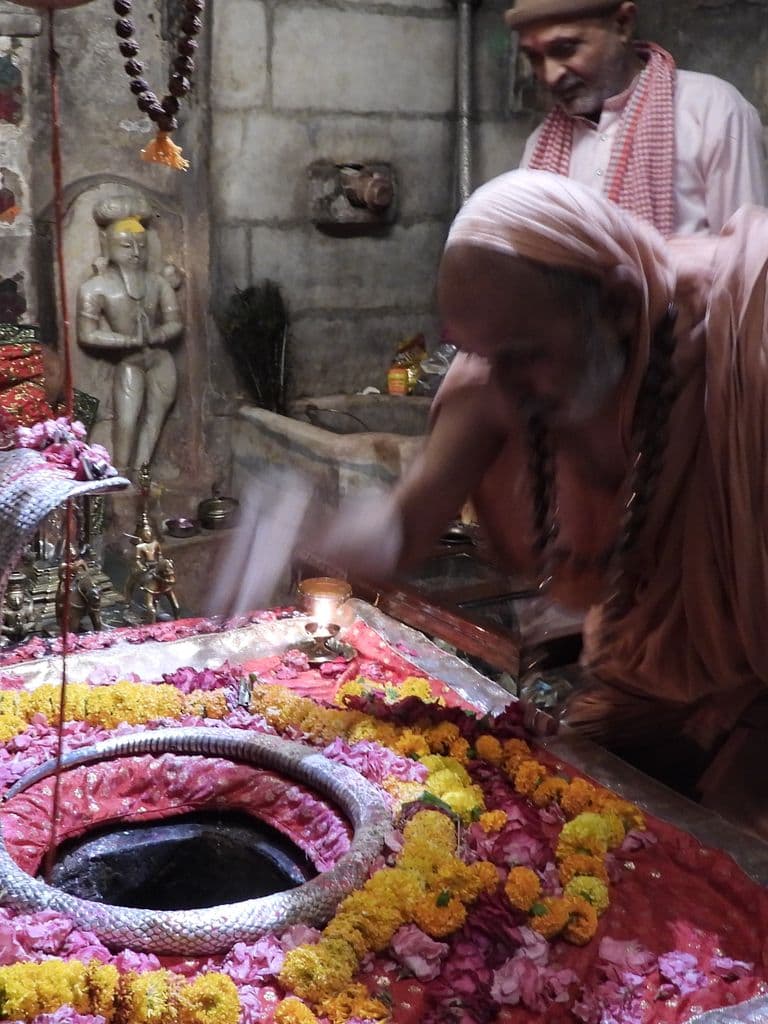 abu_achaleshwar_mahadev_mandir_5.jpg