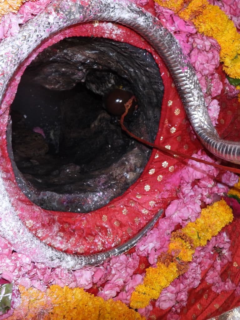 abu_achaleshwar_mahadev_mandir_7.jpg