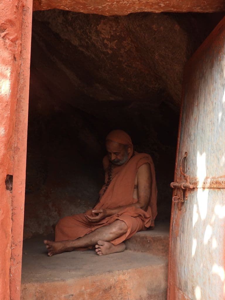 abu_chandrashekhar_mahadev_mandir_10.jpg