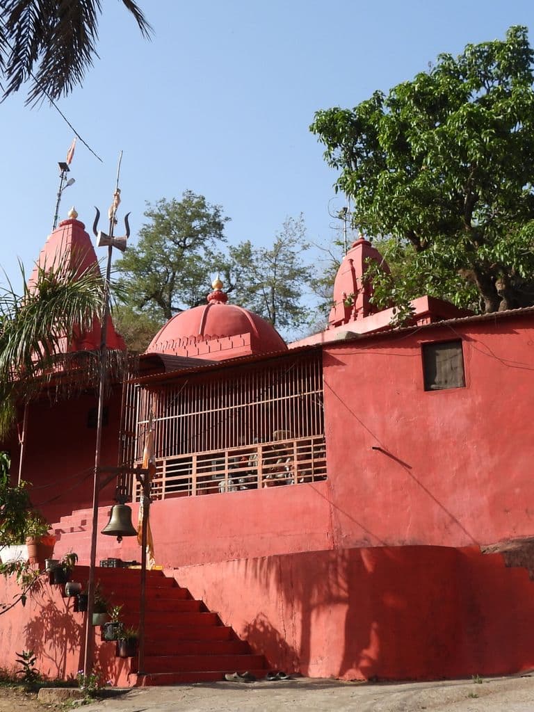abu_chandrashekhar_mahadev_mandir_2.jpg