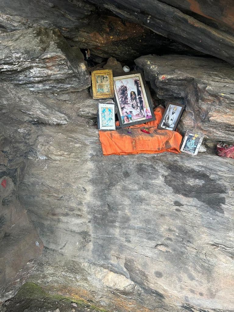 almora_kasar_devi_mandir_11.jpg