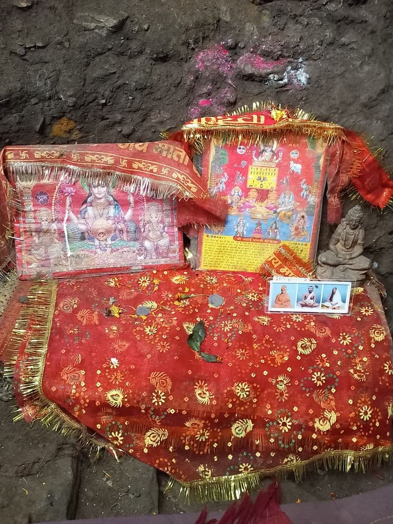 almora_kasar_devi_mandir_15.jpg