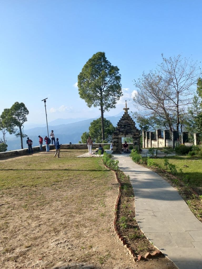 almora_kasar_devi_mandir_26.jpg