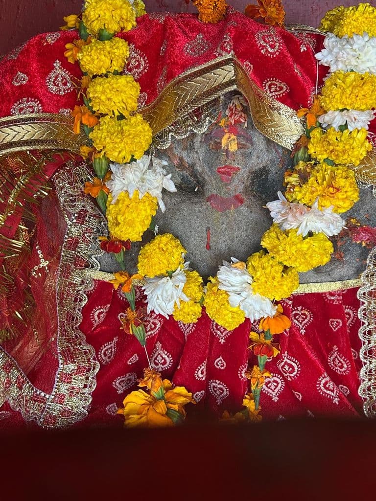 almora_kasar_devi_mandir_7.jpg