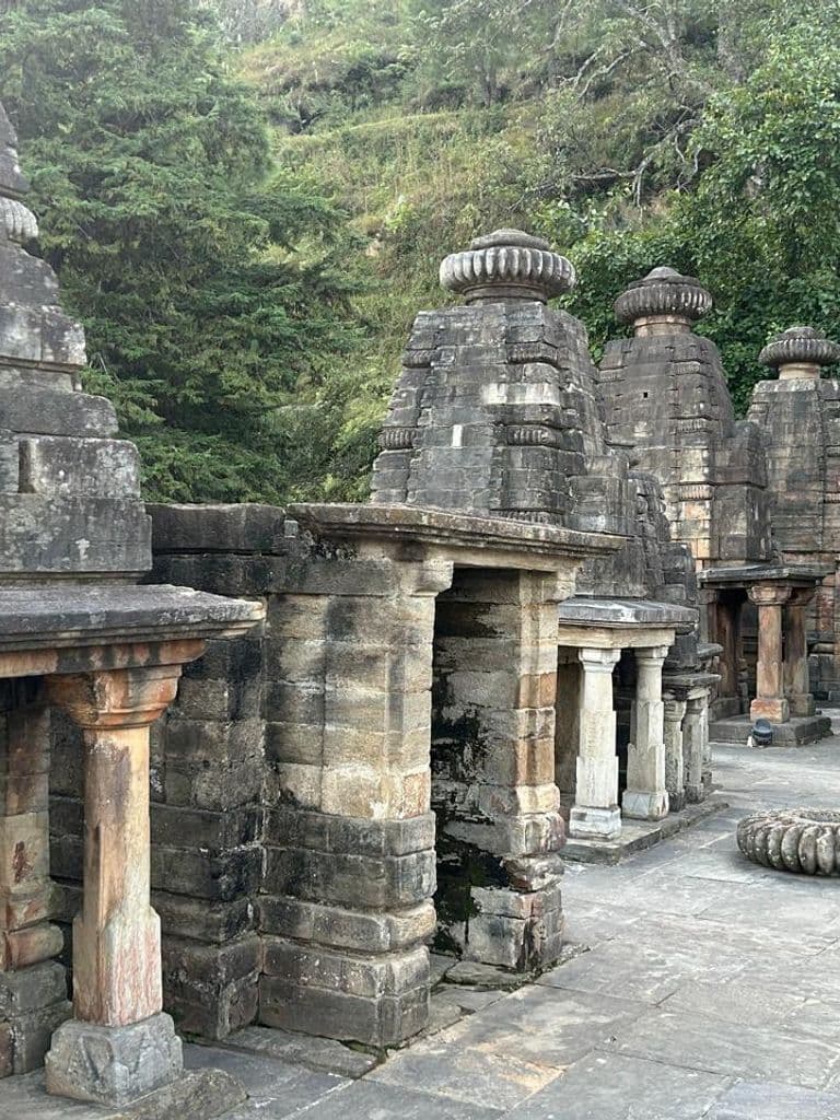 almora_katarmal_surya_mandir_11.jpg