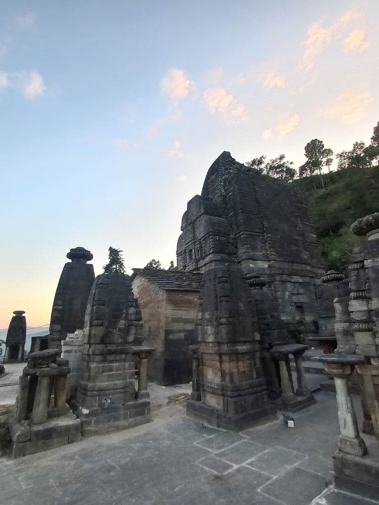 almora_katarmal_surya_mandir_12.jpg