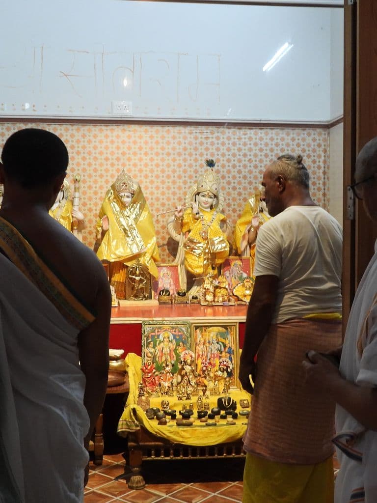 kodamadesar_dhuna_ashram_2.jpg