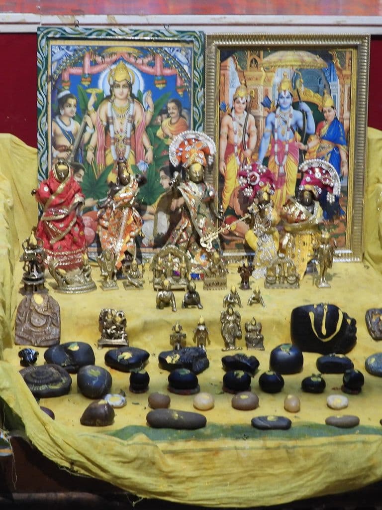 kodamadesar_dhuna_ashram_3.jpg