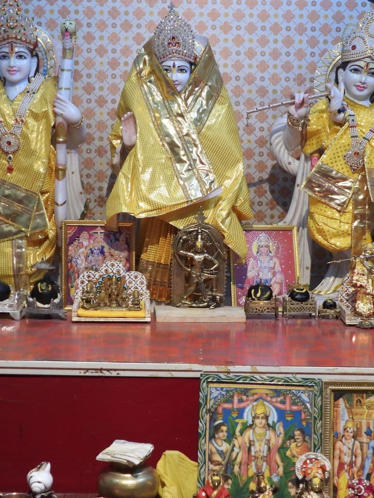 kodamadesar_dhuna_ashram_7.jpg