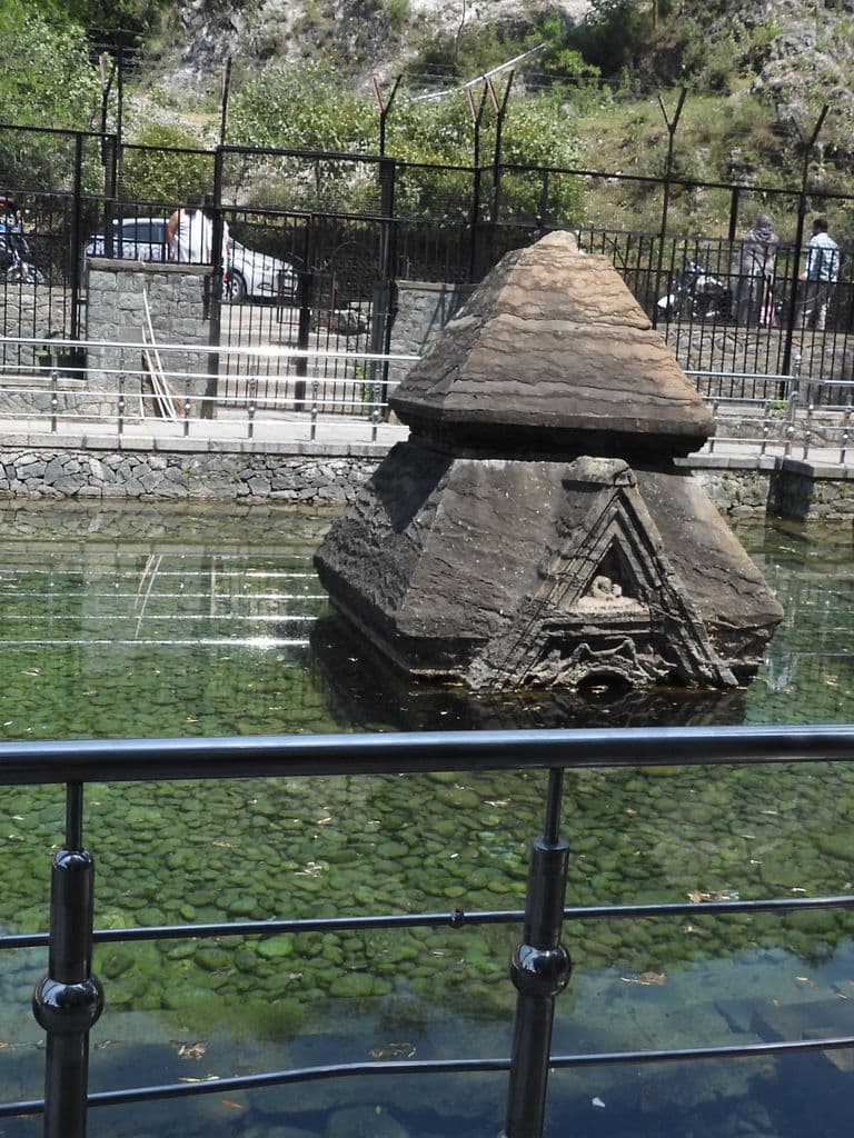 manasbal_shiva_mandir_8.jpg