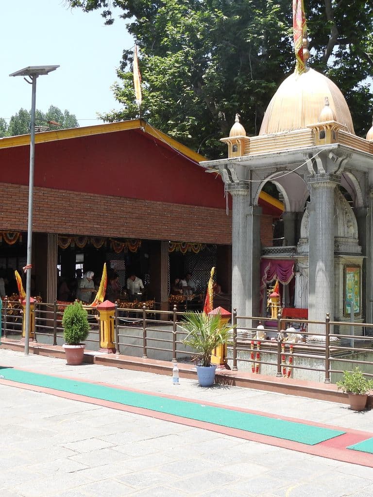 srinagar_kheer_bhawani_mandir_8.jpg