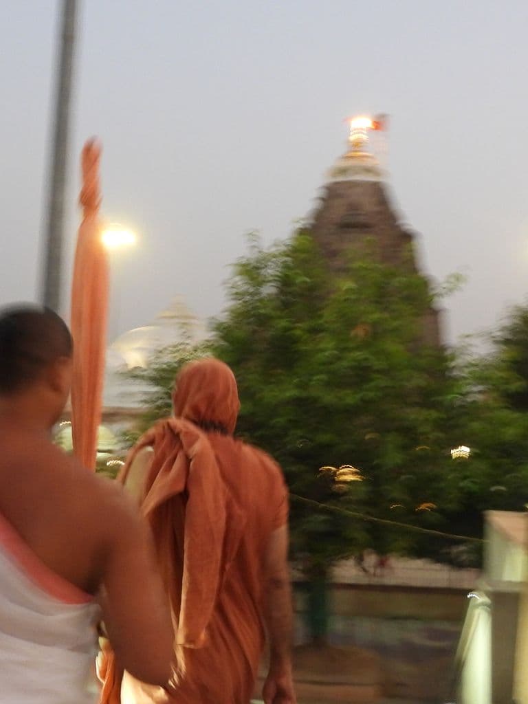 vadnagar_hatkeshwara_mandir_1.jpg