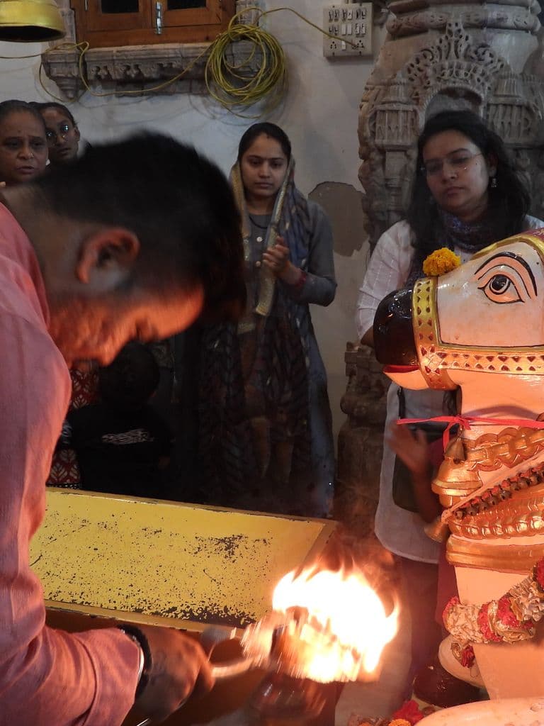 vadnagar_hatkeshwara_mandir_10.jpg