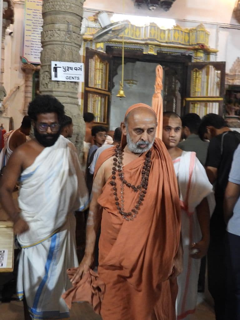vadnagar_hatkeshwara_mandir_11.jpg