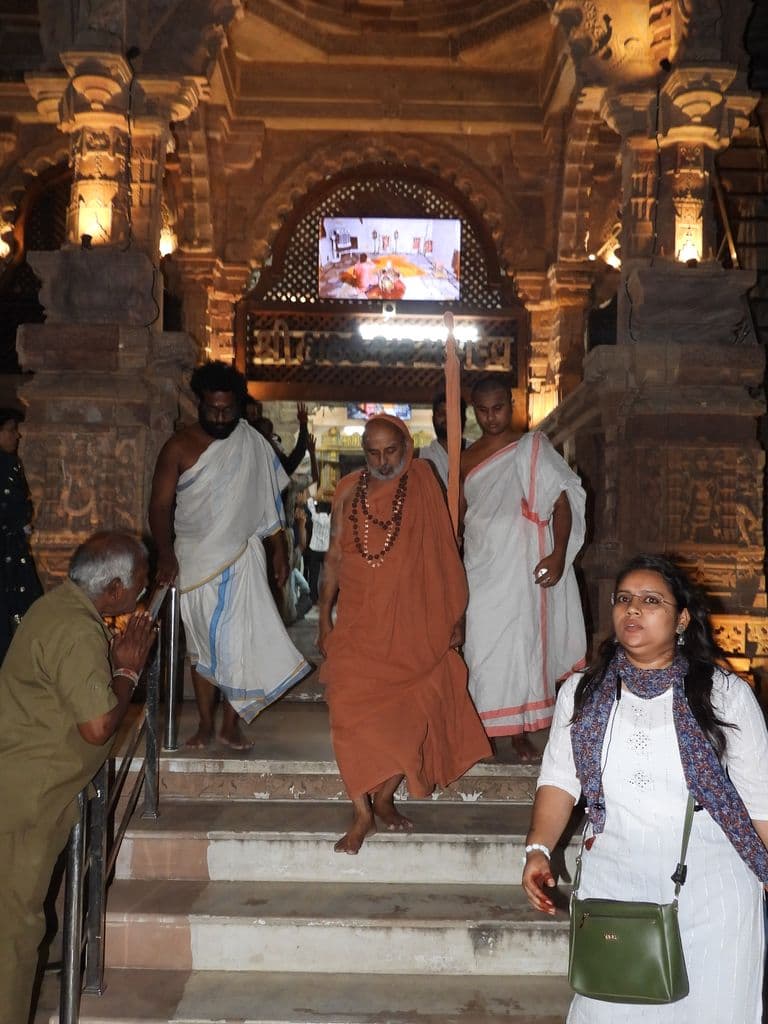 vadnagar_hatkeshwara_mandir_12.jpg