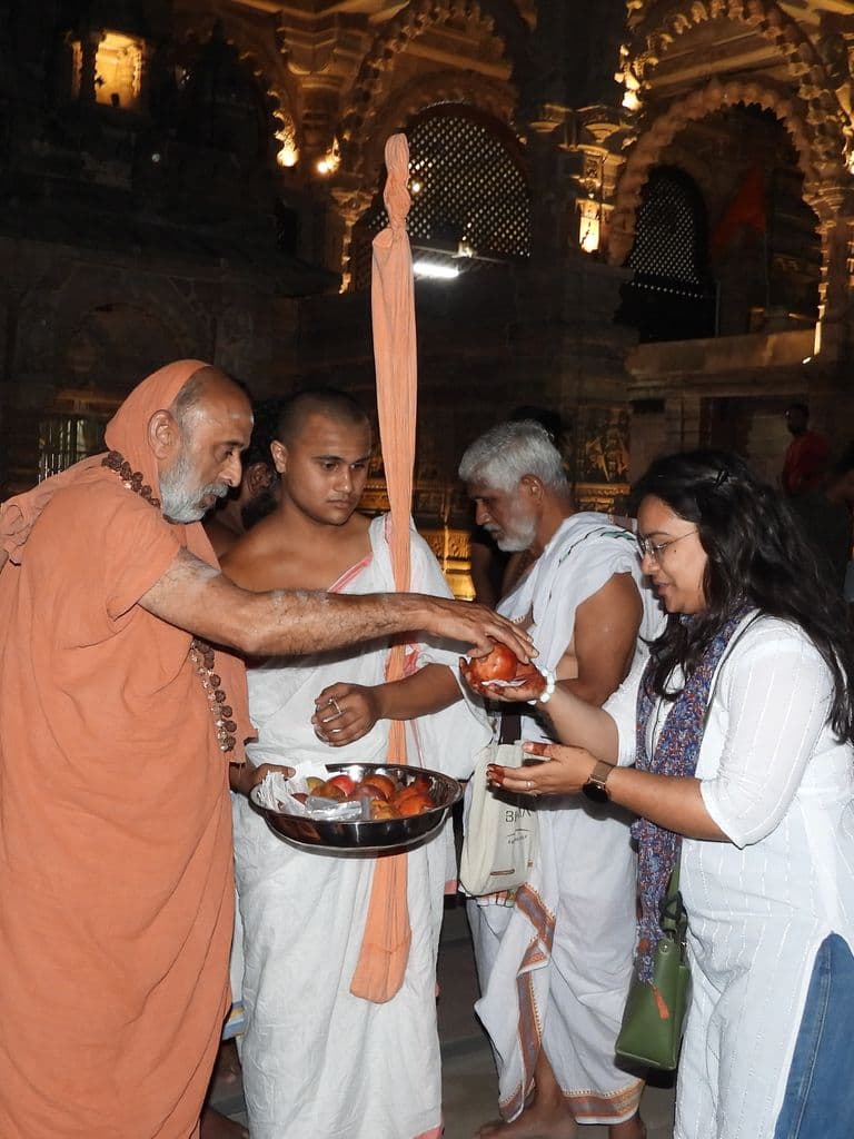 vadnagar_hatkeshwara_mandir_21.jpg