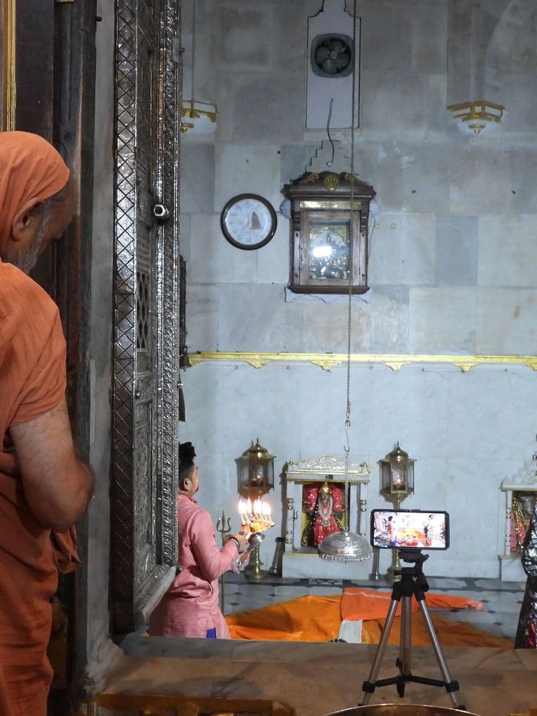 vadnagar_hatkeshwara_mandir_8.jpg
