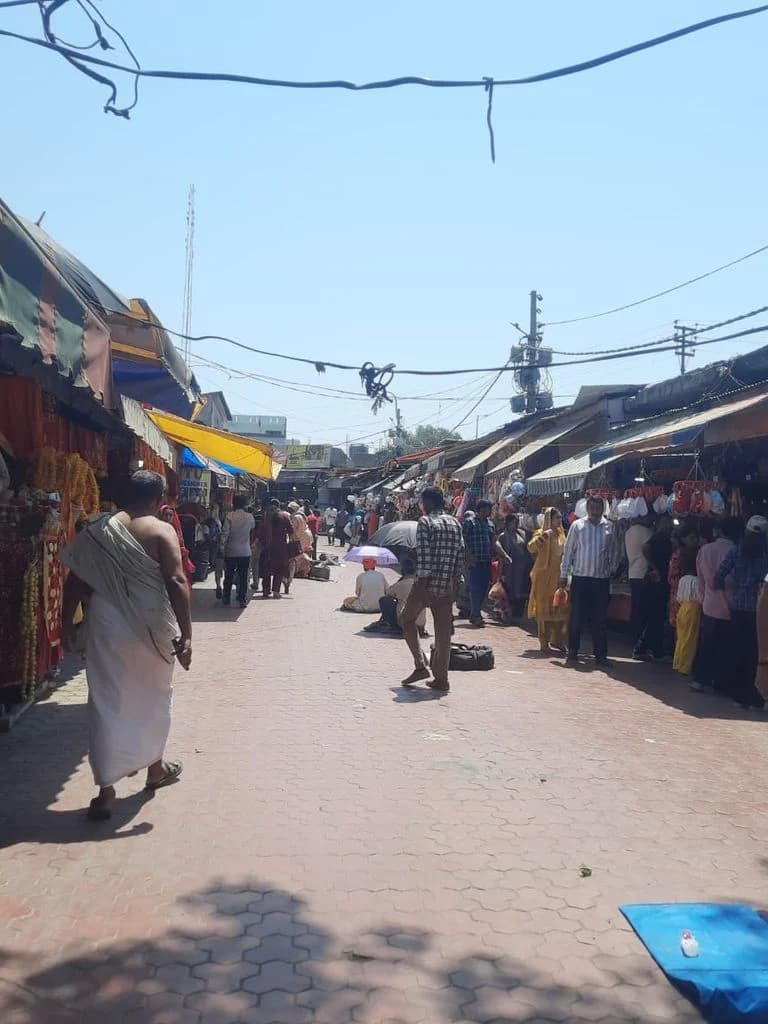 bahu_fort_kali_mandir_1.jpg