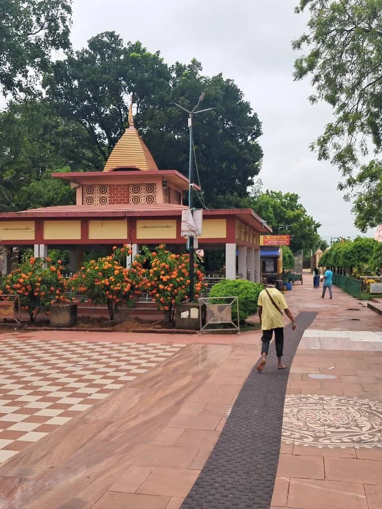 bardhaman_shiva_mandir_11.jpg