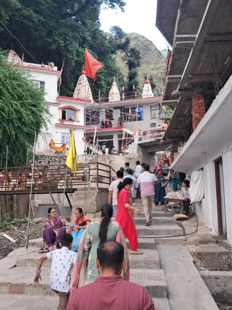 gauri_kund_mandir_14.jpg