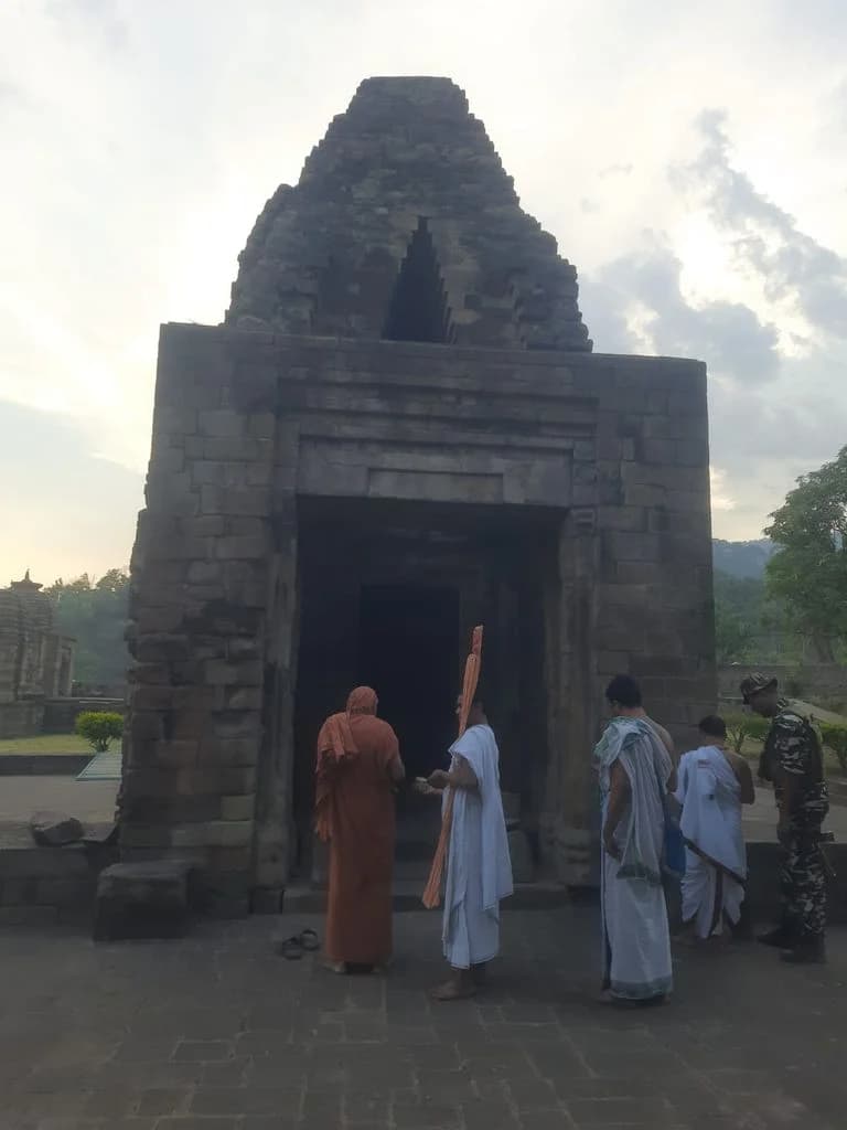 kiramchi_temples_4.jpg