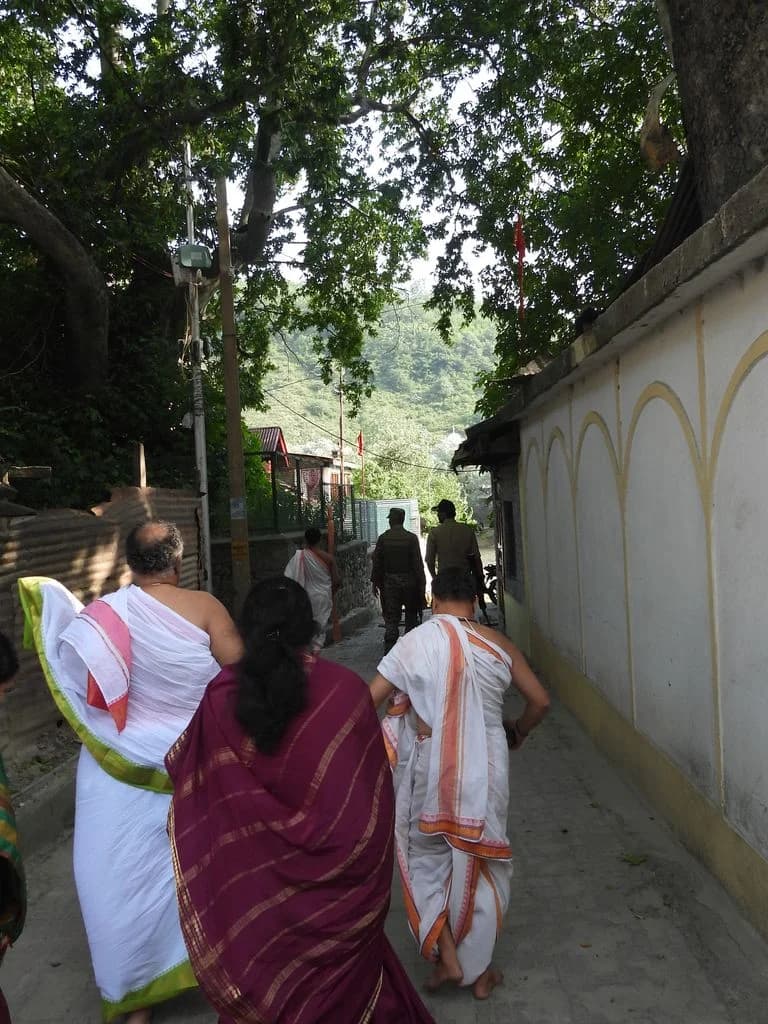 kotitirtha_shiva_linga_3.jpg