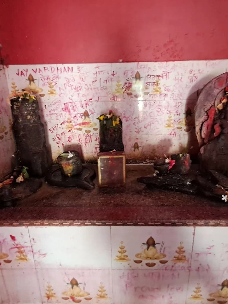 mahishmati-ugratara-mandir_9.jpg