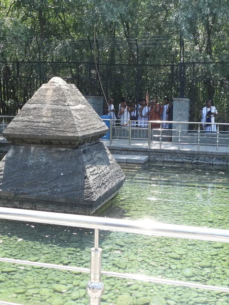 manasbal_shiva_mandir_2.jpg