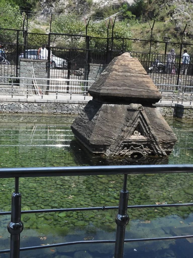 manasbal_shiva_mandir_8.jpg