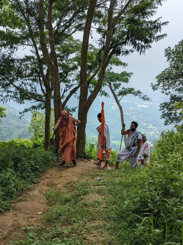 robipur_bhuban_baba_mandir_9.jpg