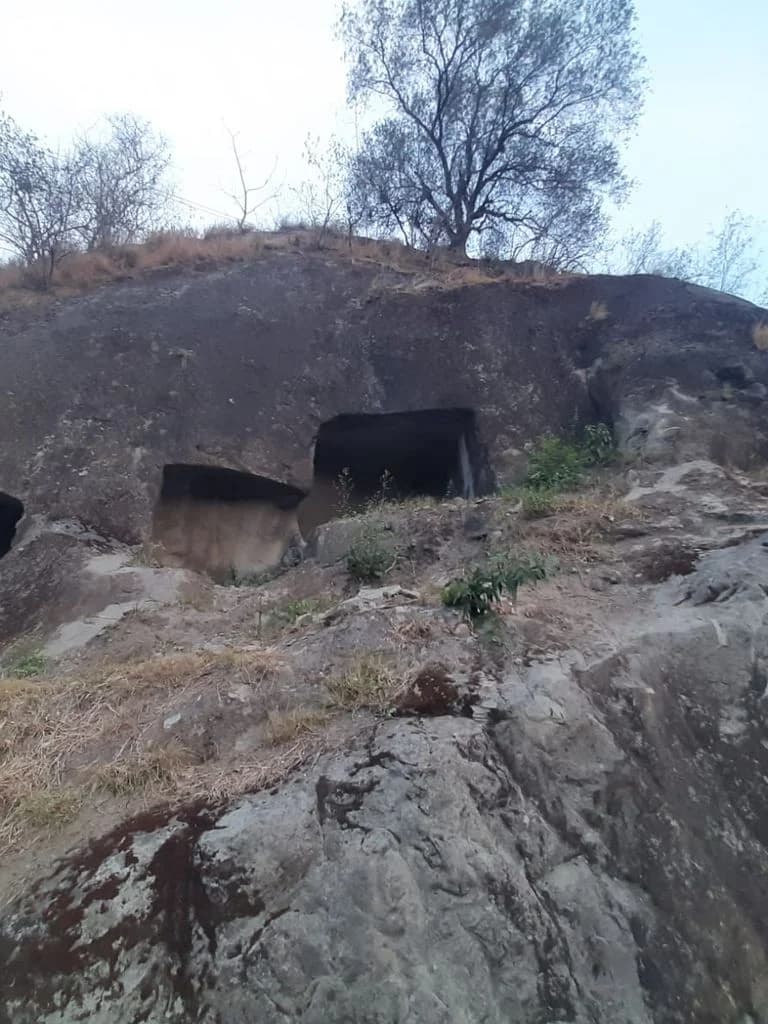 udhampur_pandava_caves_11.jpg