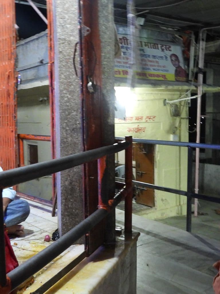 chaksu_sheetala_mata_mandir_2.jpg