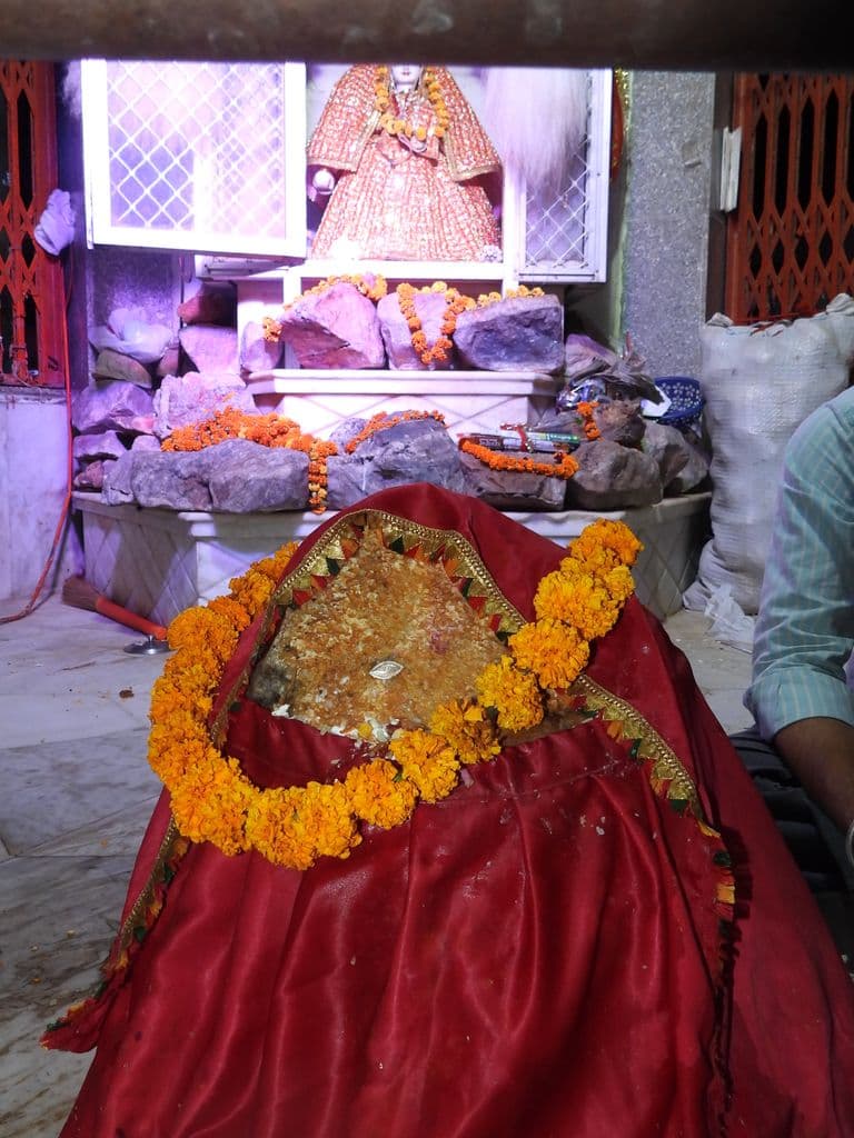 chaksu_sheetala_mata_mandir_5.jpg