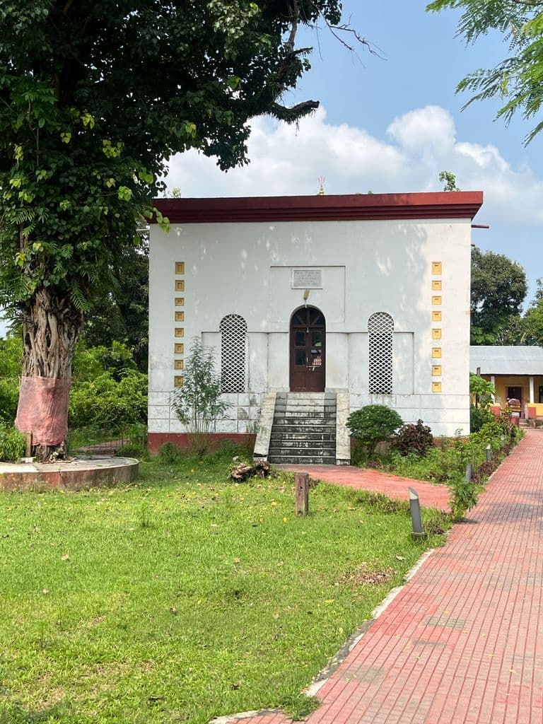 cooch_behar_kamteshwari_mandir_14.jpg