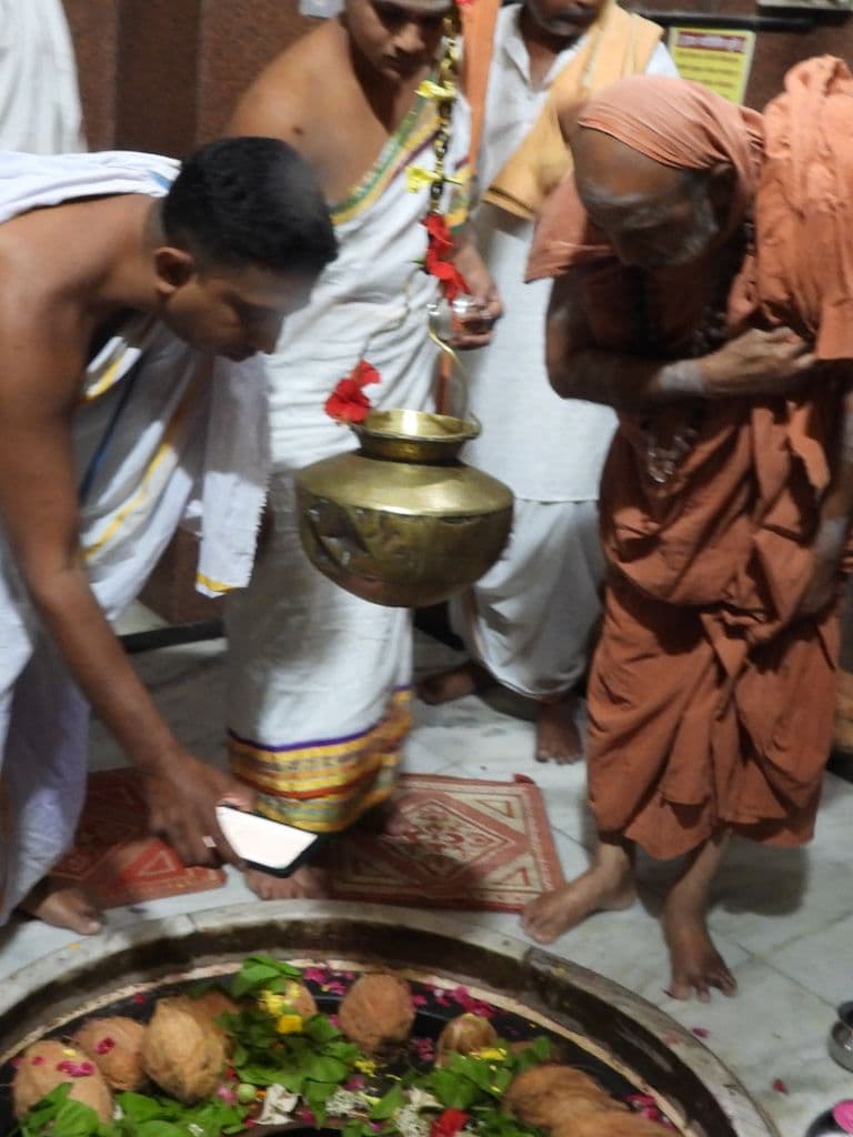 dakor_utkanteshwar_mahadev_9.jpg