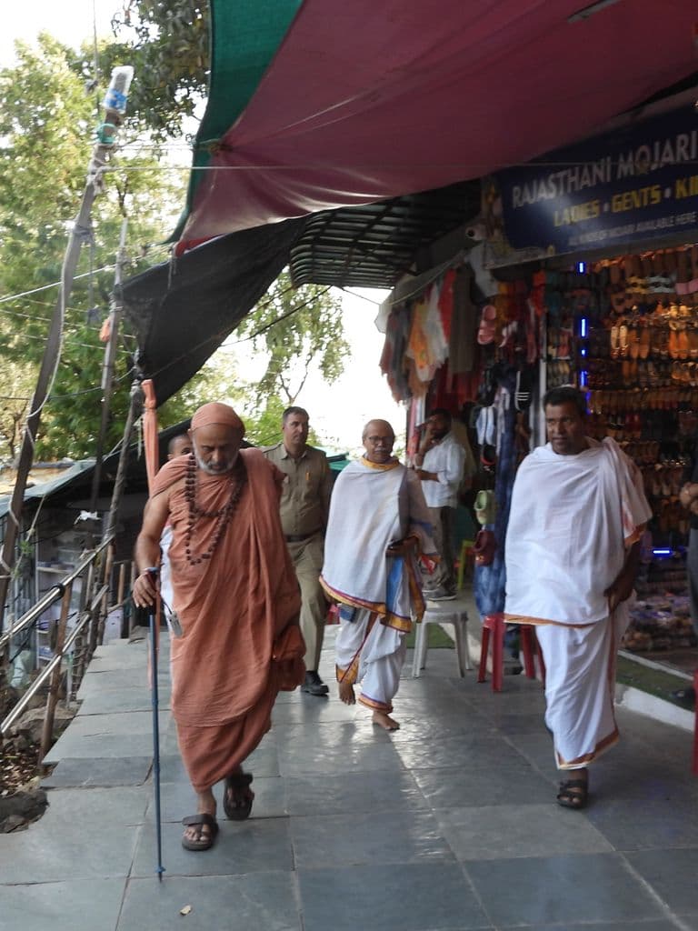 dattatreya_charan_paduka_mandir_2.jpg