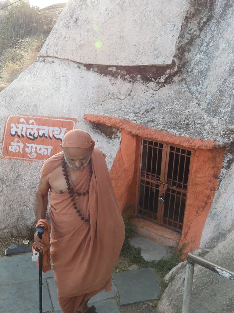 dattatreya_charan_paduka_mandir_8.jpg