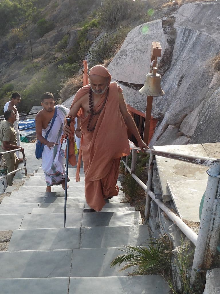 dattatreya_charan_paduka_mandir_9.jpg