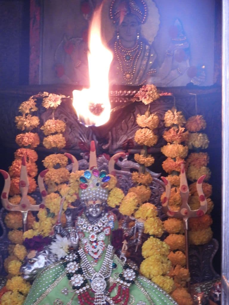 gabbar_hill_ambaji_12.jpg