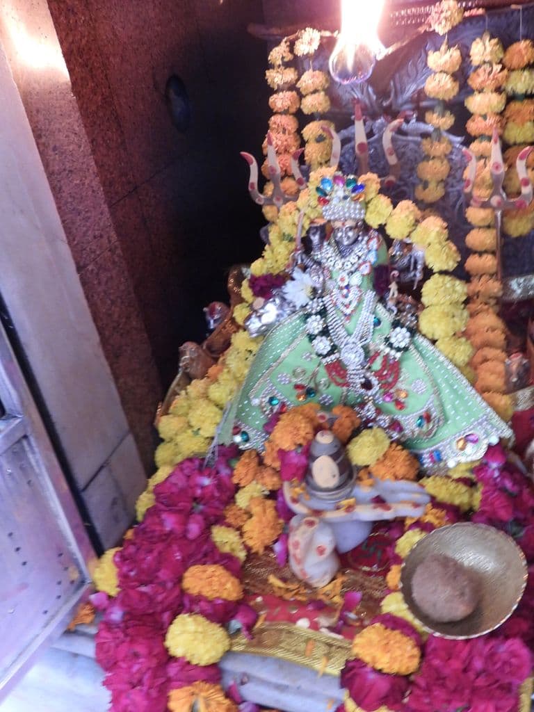 gabbar_hill_ambaji_15.jpg
