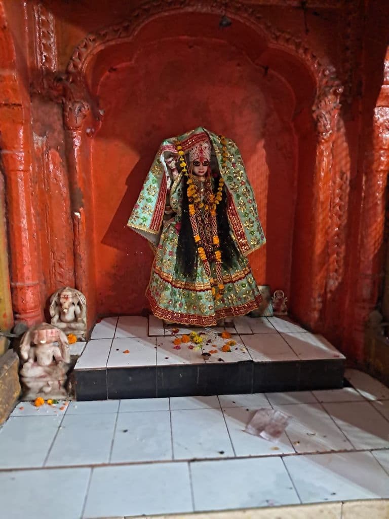 garh_mukteshwar_shiva_mandir_1.jpg