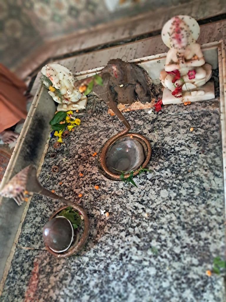 garh_mukteshwar_shiva_mandir_9.jpg