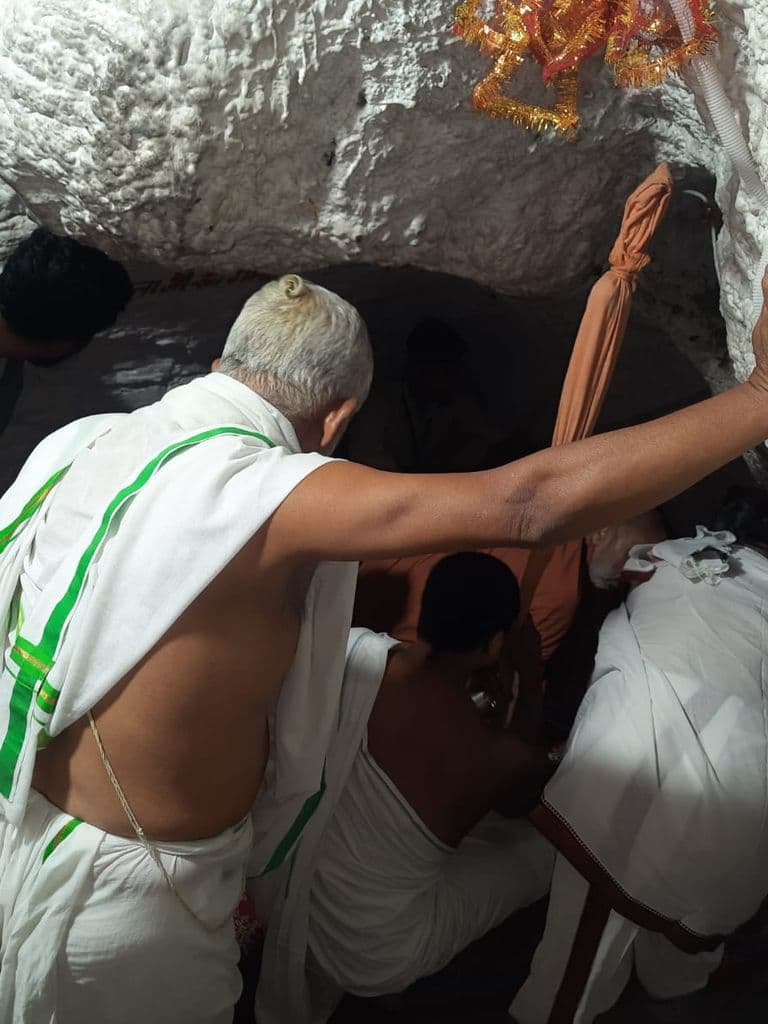 gauri_kund_mandir_1.jpg