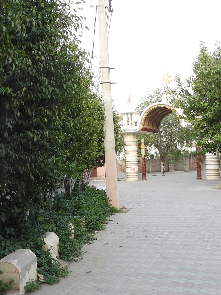 gurugram_prakash_puri_ashram_3.jpg