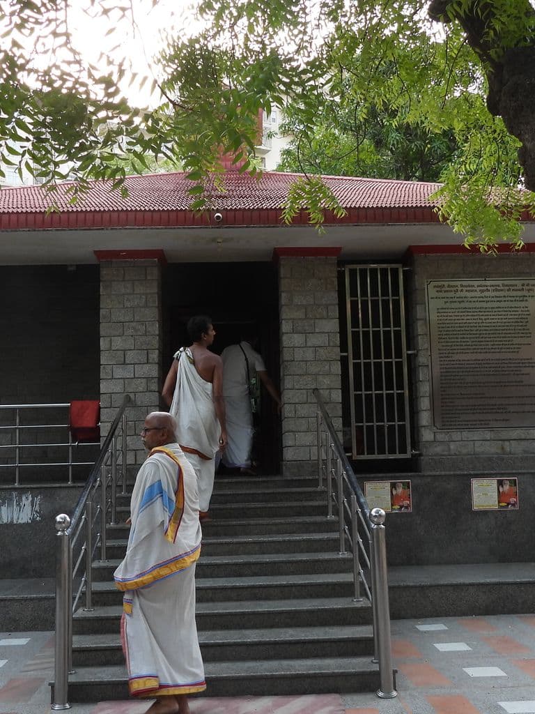 gurugram_prakash_puri_ashram_5.jpg