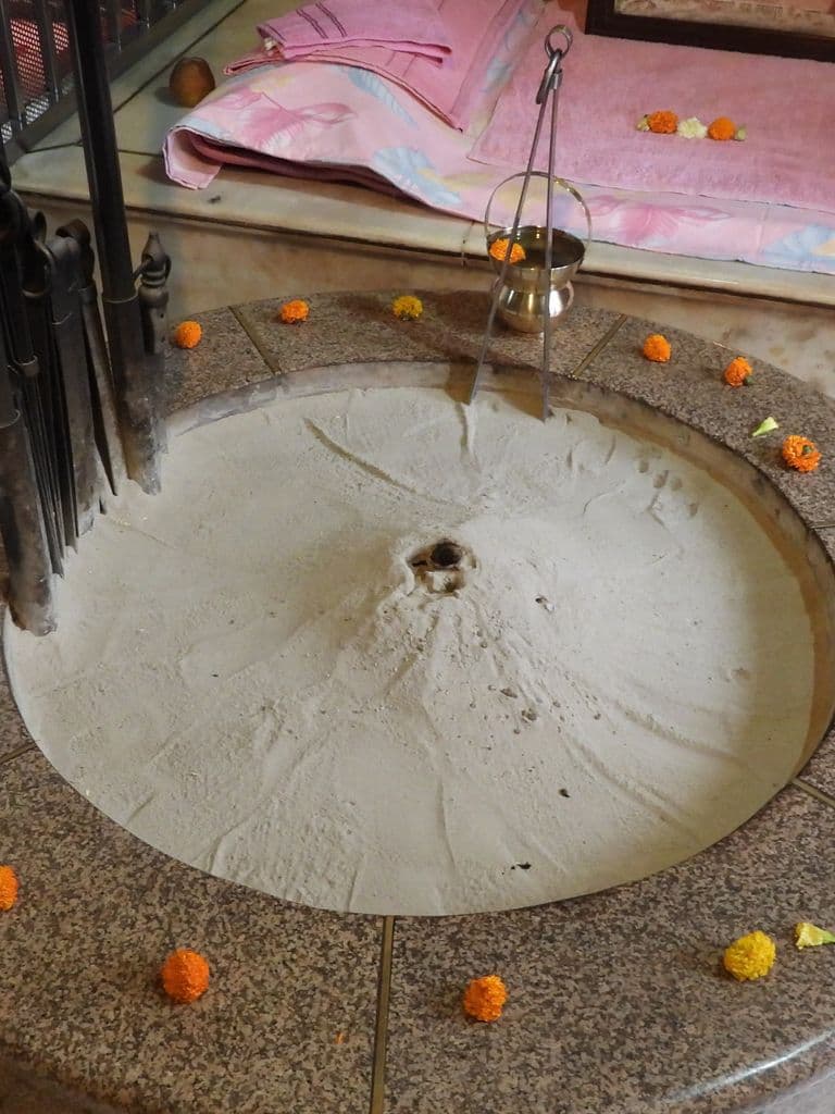 gurugram_prakash_puri_ashram_6.jpg