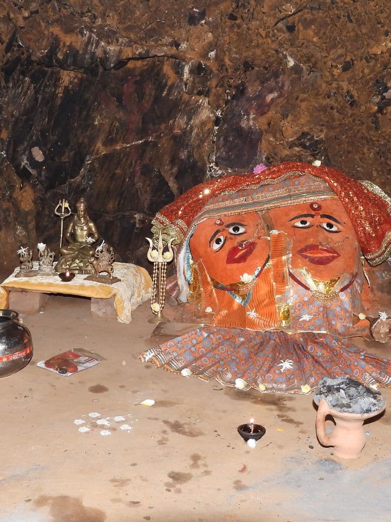 hinglaj_mata_gufa_mandir_6.jpg